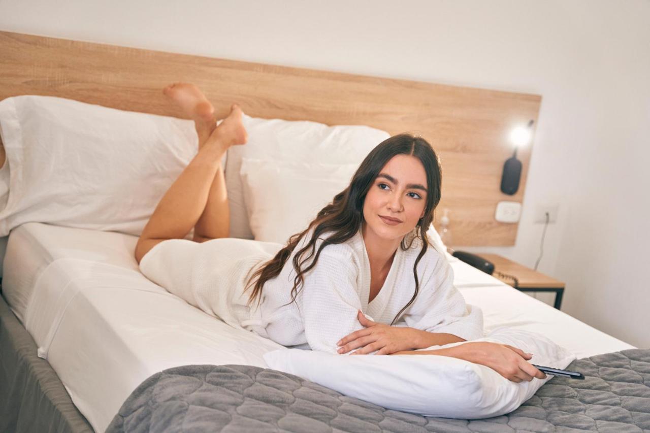 Bianco Hotel Boutique Кукута Экстерьер фото