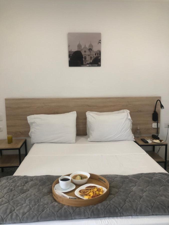 Bianco Hotel Boutique Кукута Экстерьер фото
